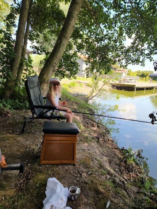 Villa *L'Ecrin De L'Etang* Depaysement Assure Bourbourg Esterno foto